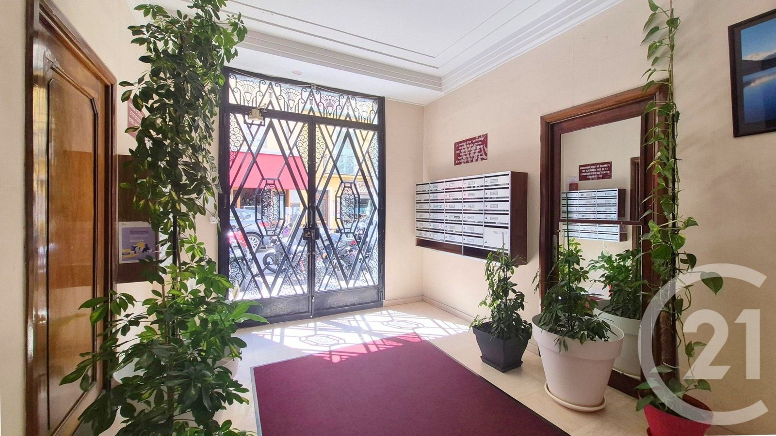 Property photo in Carre d'Or