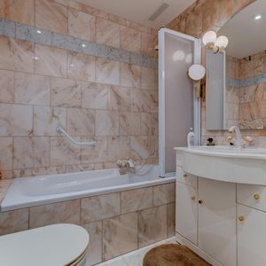 Property in Carre d'Or