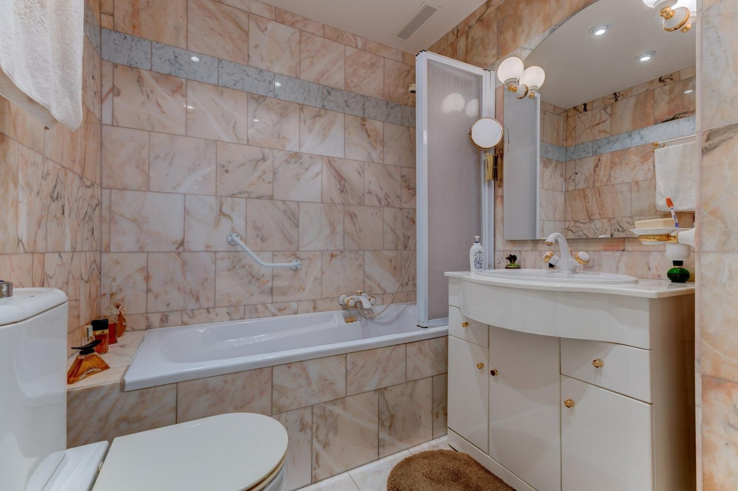 Property photo in Carre d'Or