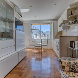 Property in Carre d'Or