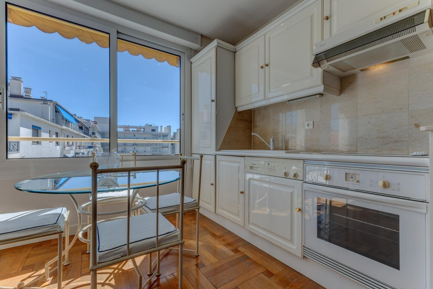 Property photo in Carre d'Or