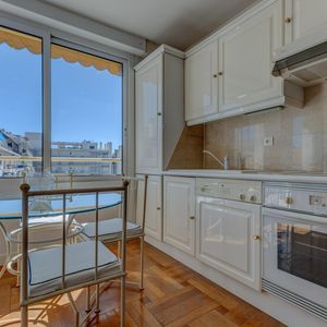 Property in Carre d'Or