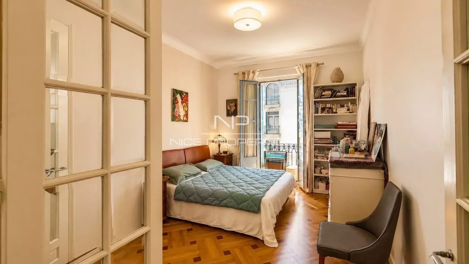 Property photo in Carre d'Or