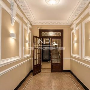 Property in Carre d'Or