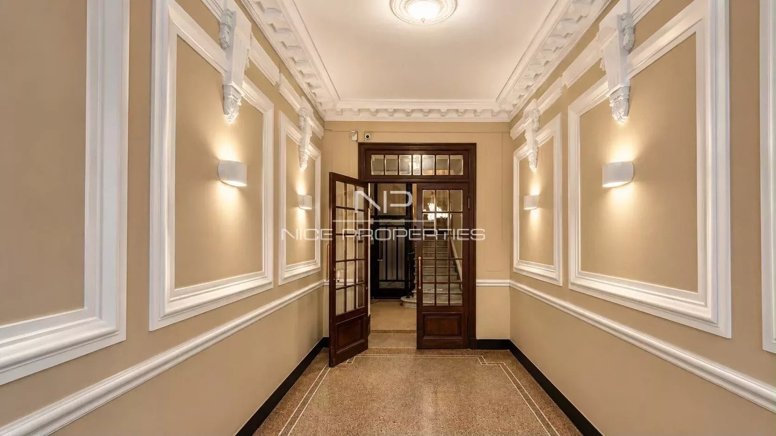 Property photo in Carre d'Or