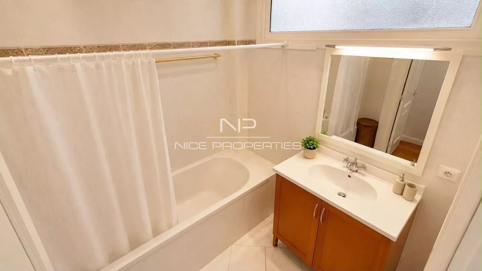 Property photo in Carre d'Or