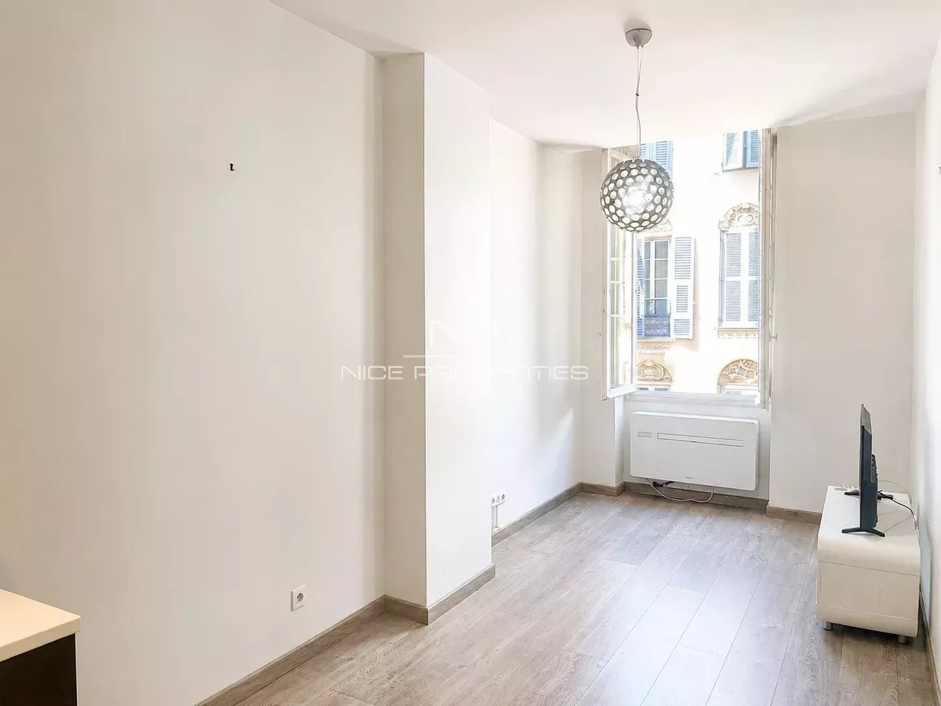 Property photo in Carre d'Or