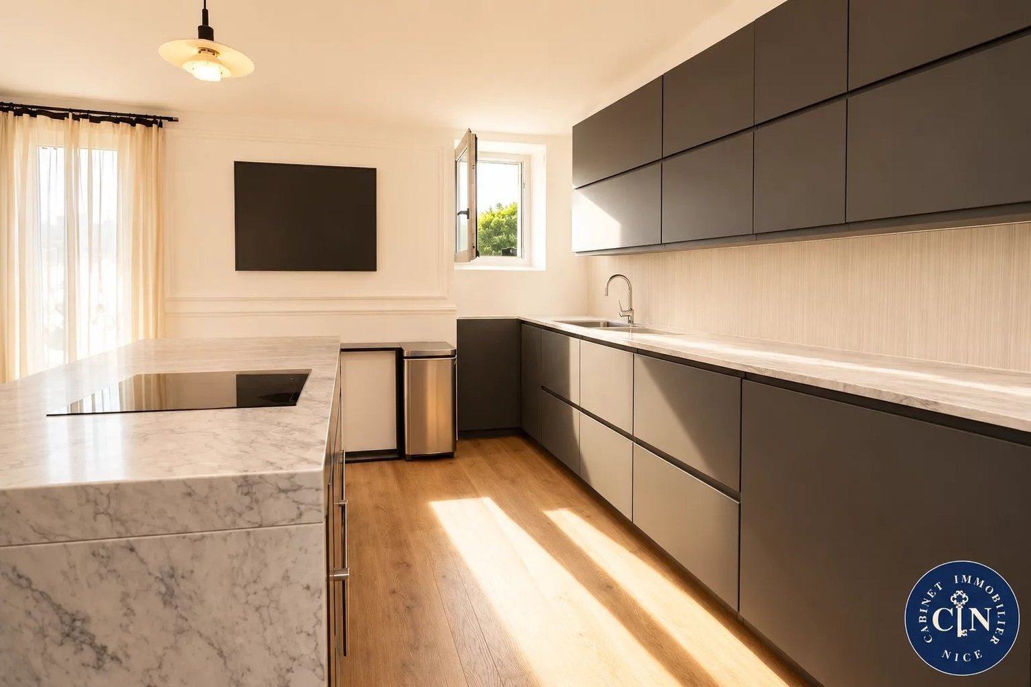 Property photo in Carre d'Or