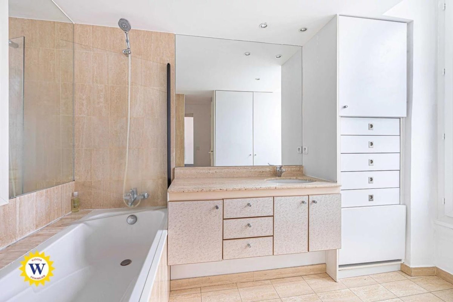 Property photo in Carre d'Or