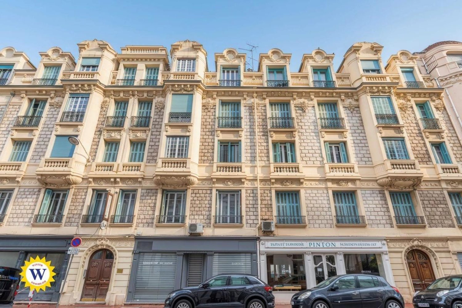 Property photo in Carre d'Or