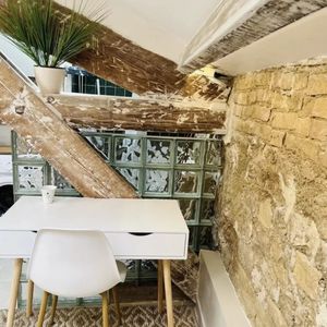 Property in Carre d'Or