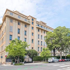 Property in Carre d'Or