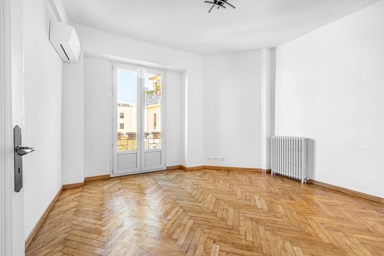 Property photo in Carre d'Or