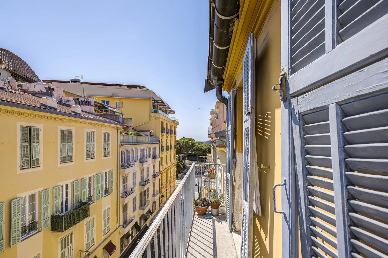 Property photo in Carre d'Or
