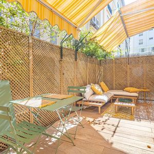Property in Carre d'Or