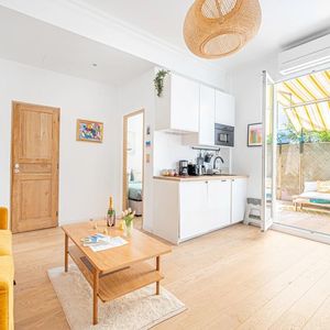 Property in Carre d'Or