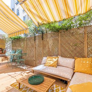 Property in Carre d'Or