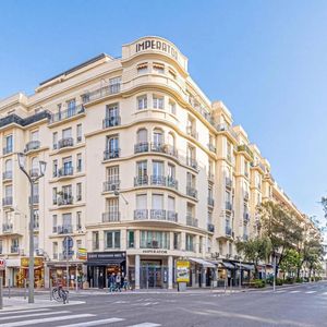 Property in Carre d'Or