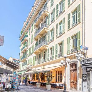 Property in Carre d'Or