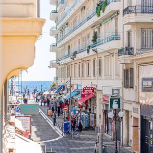 Property in Carre d'Or
