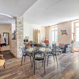 Property in Carre d'Or