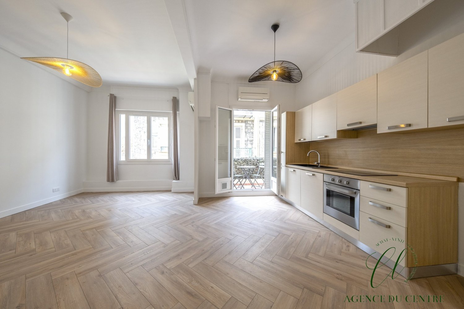 Property photo in Carre d'Or