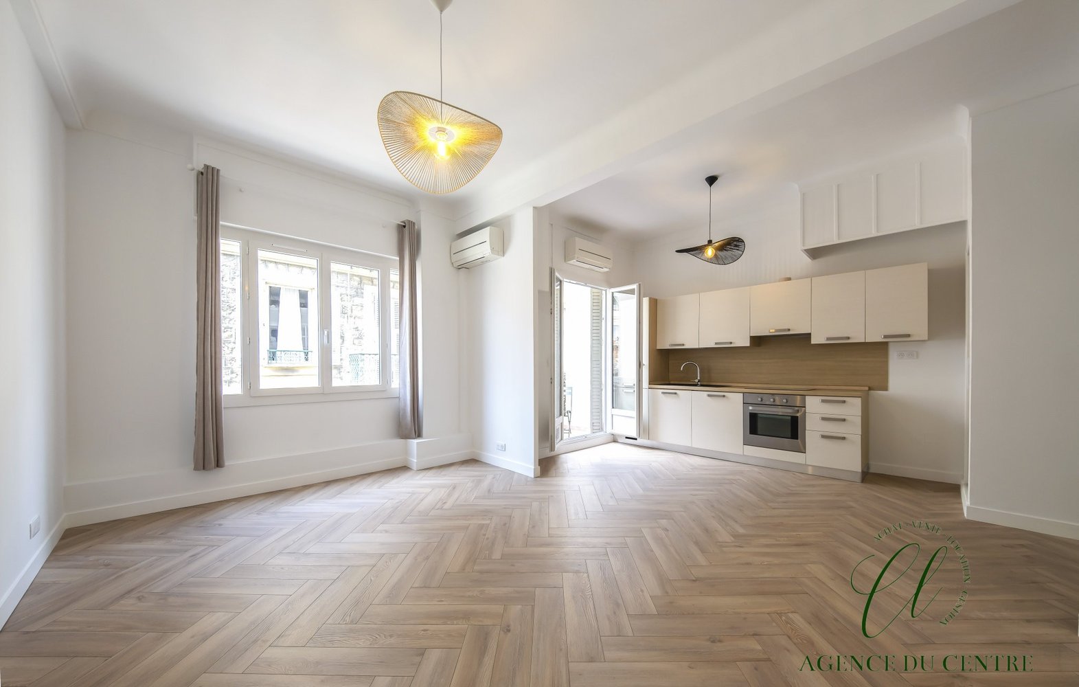 Property photo in Carre d'Or