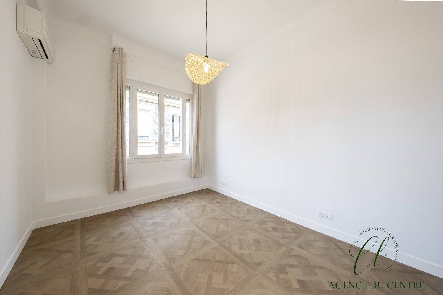 Property photo in Carre d'Or