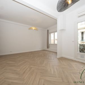 Property in Carre d'Or