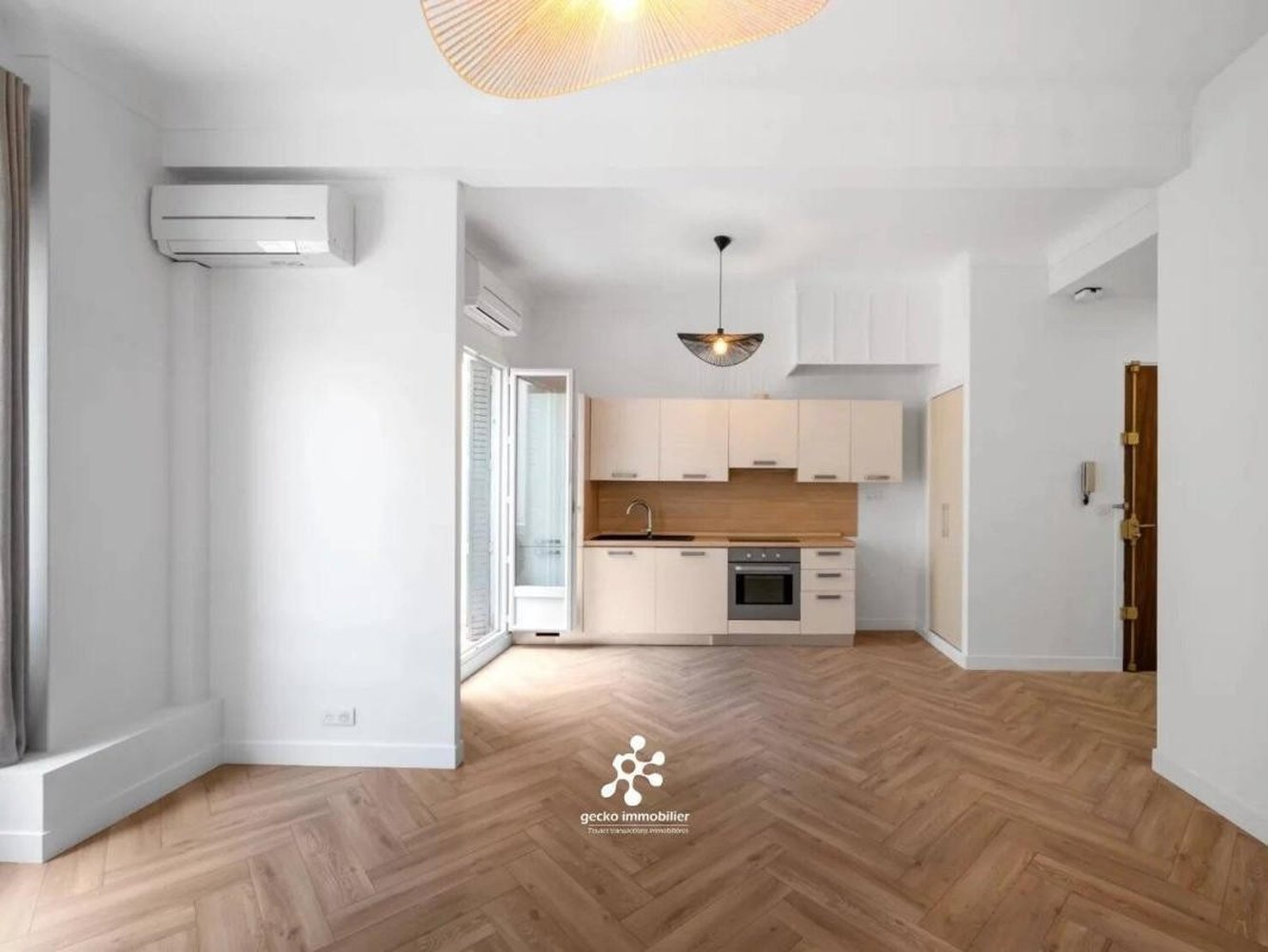 Property photo in Carre d'Or