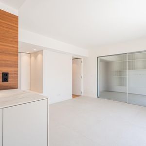 Property in Carre d'Or