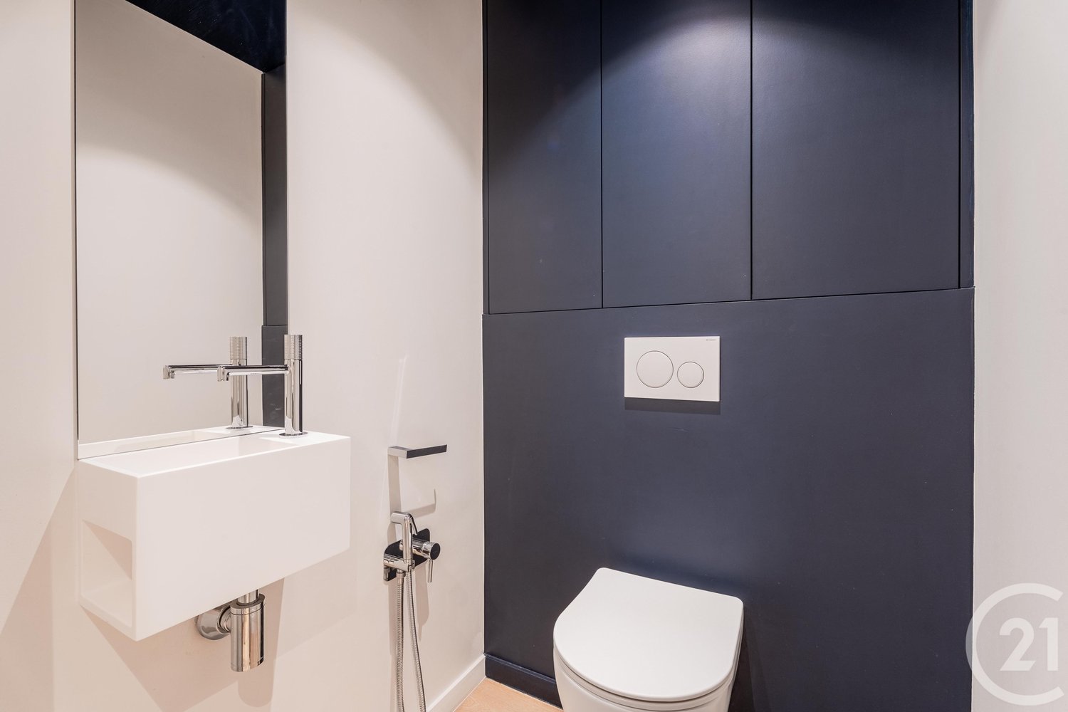 Property photo in Carre d'Or