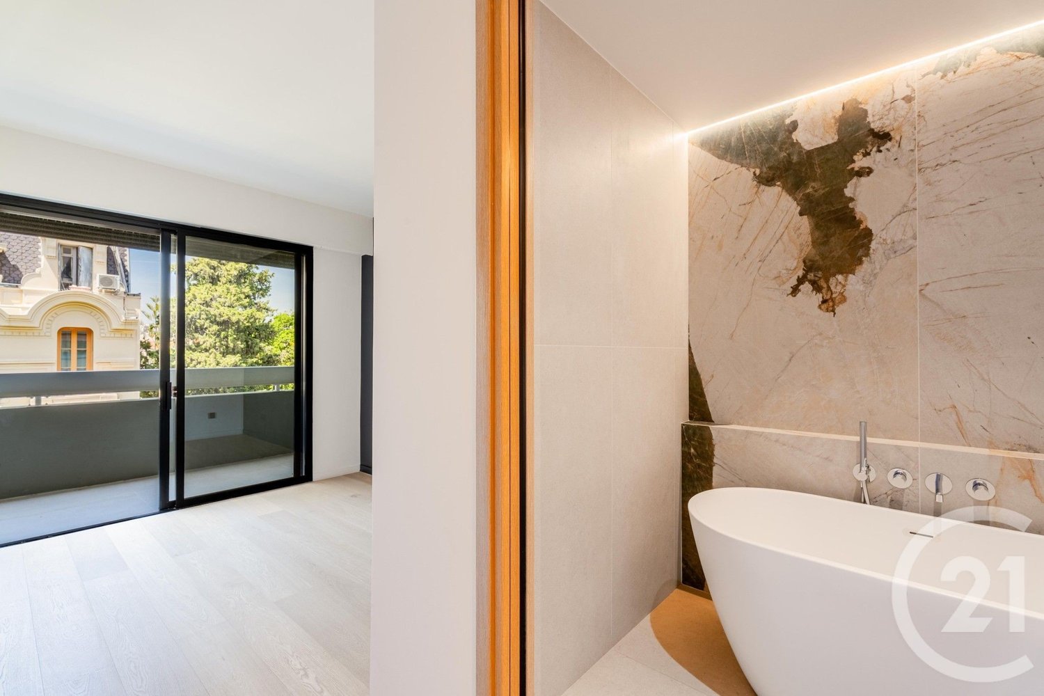 Property photo in Carre d'Or