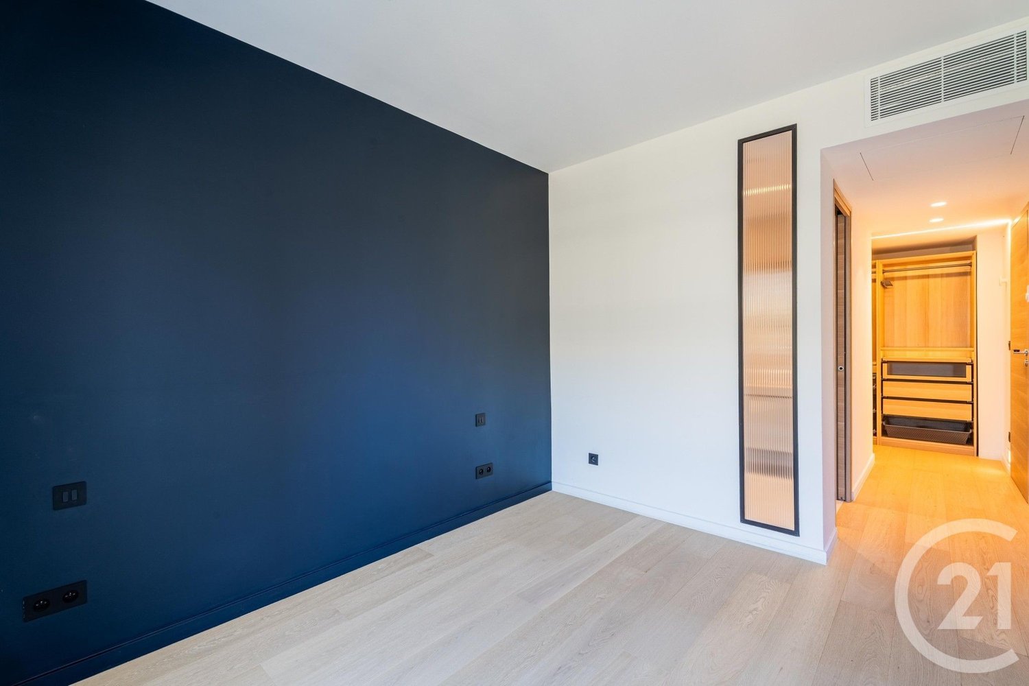 Property photo in Carre d'Or