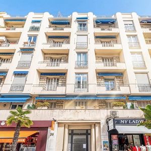 Property in Carre d'Or