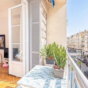 Property in Carre d'Or