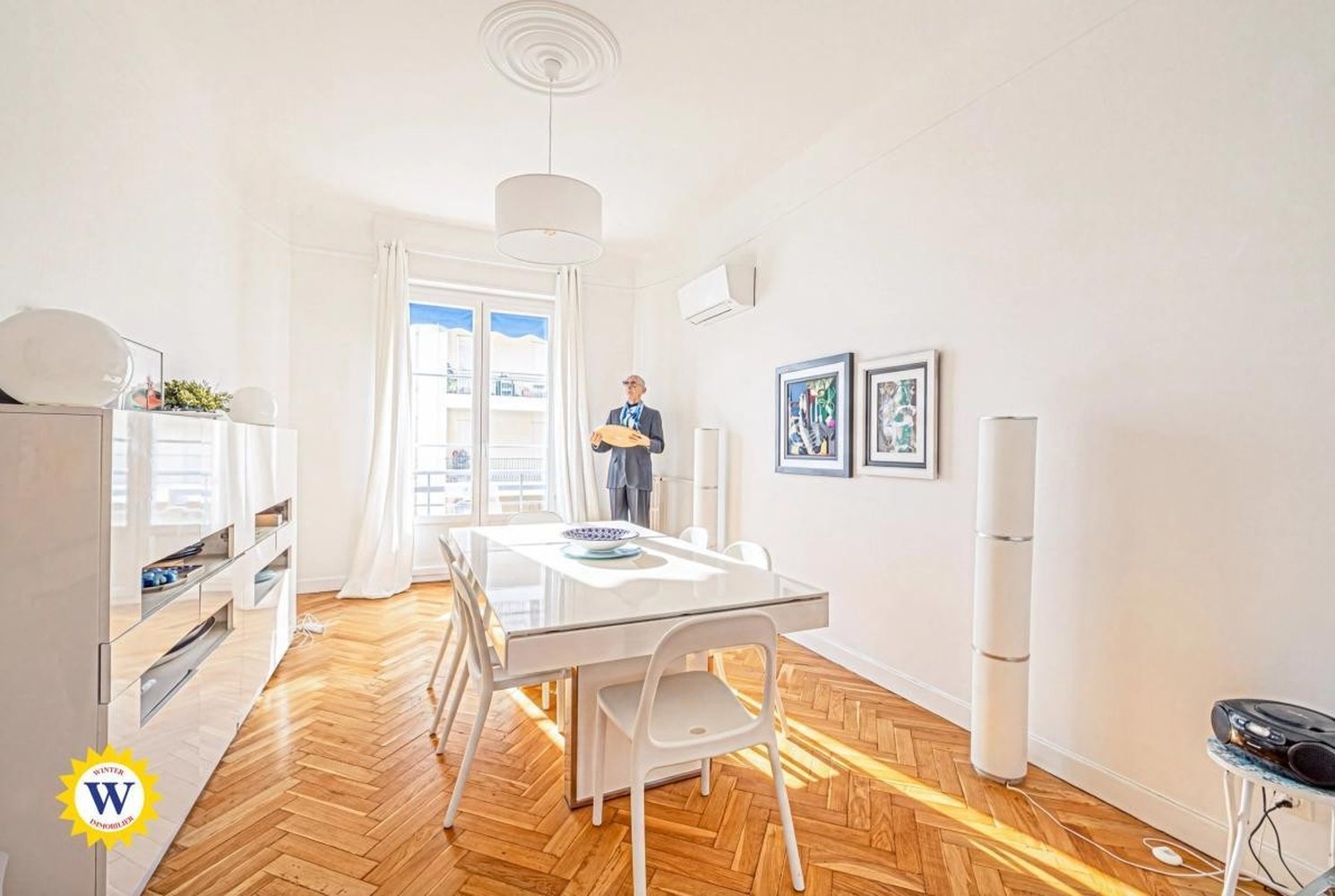 Property photo in Carre d'Or