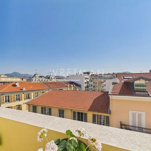 Property in Carre d'Or