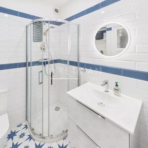 Property in Carre d'Or