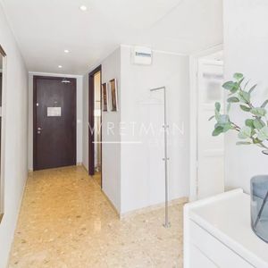 Property in Carre d'Or