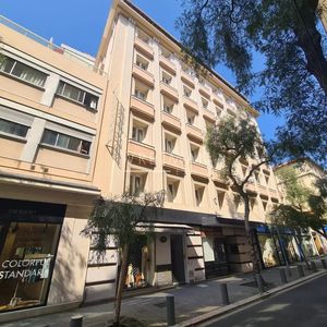 Property in Carre d'Or
