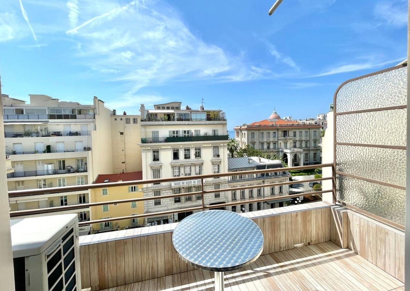 Property photo in Carre d'Or