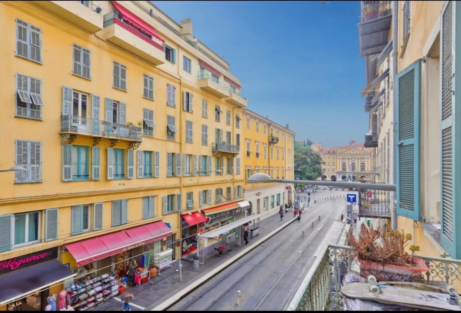 Property photo in Port