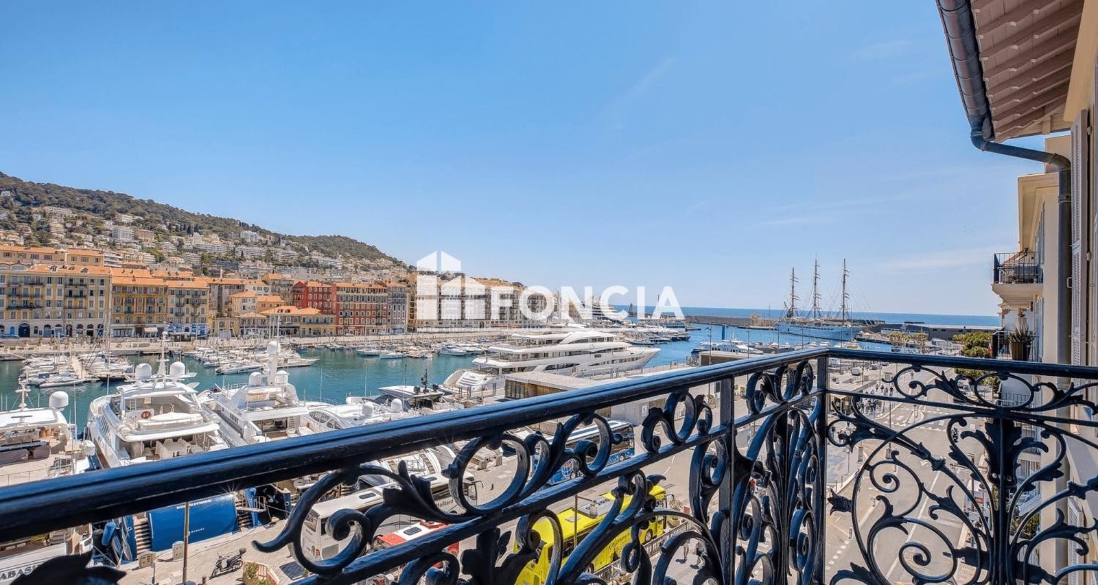 Property photo in Port