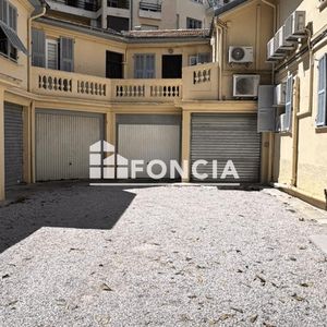 Property in Carre d'Argent