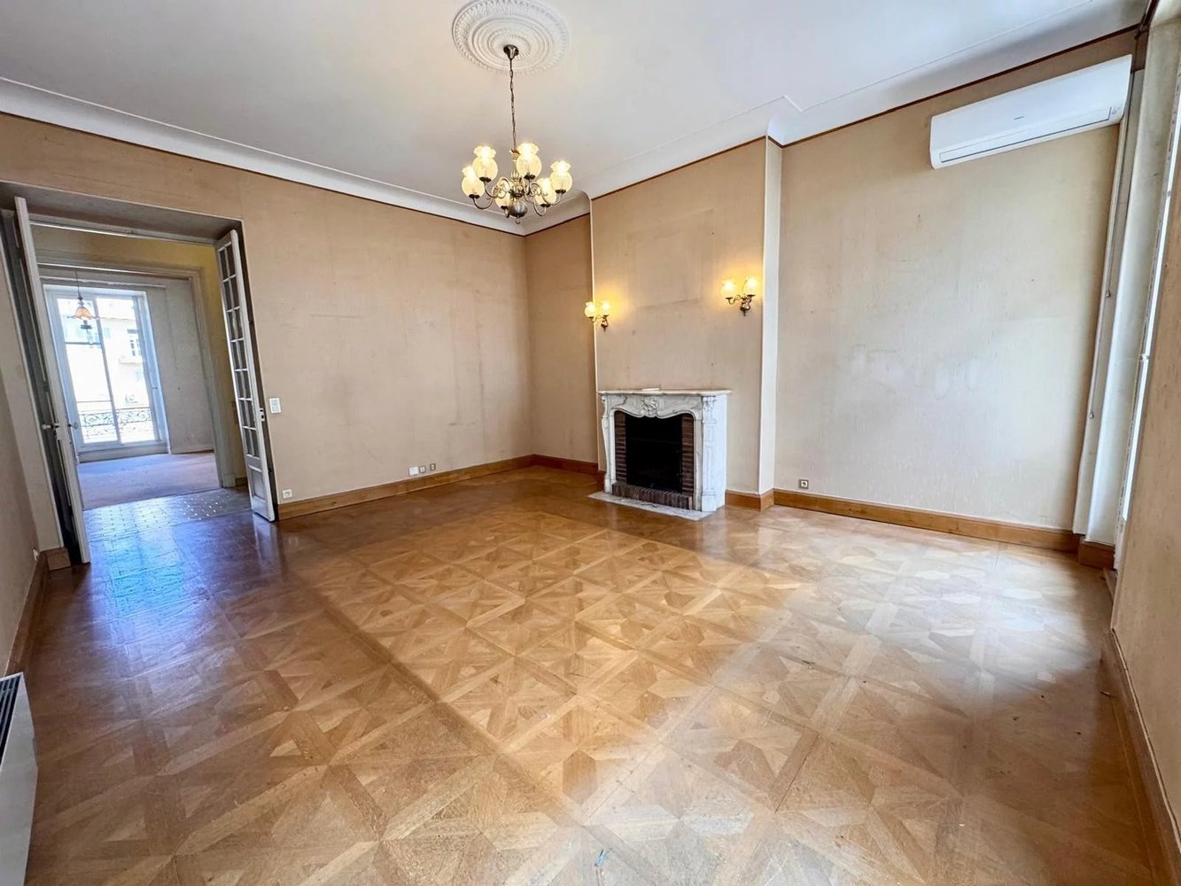 Property photo in Carre d'Argent