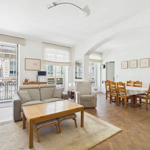 Property in Carre d'Argent