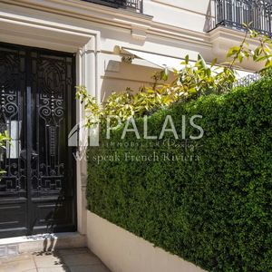 Property in Carre d'Argent