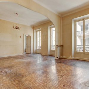 Property in Carre d'Argent