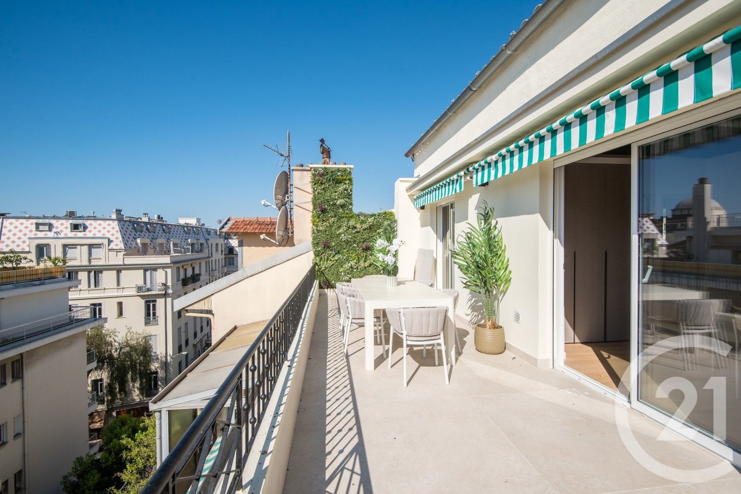 Property photo in Carre d'Argent